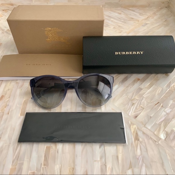 New BURBERRY 4236 SUNGLASSES - Picture 2 of 2